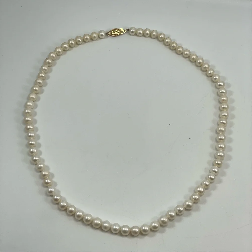 14K Gold Vintage Culture Freshwater Pearls Knotted Necklace Statement Elegant